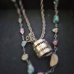 Boho style Neclaces and healing crystal Neclace untumbled !